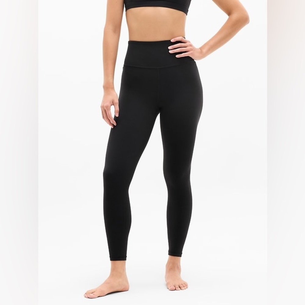 Athleta Ultra High Rise Elation 7/8 Black Leggings Classic Yoga Athleisure Sz S